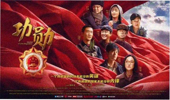 活页册栏目轮播：编辑精选与创作者访谈席位